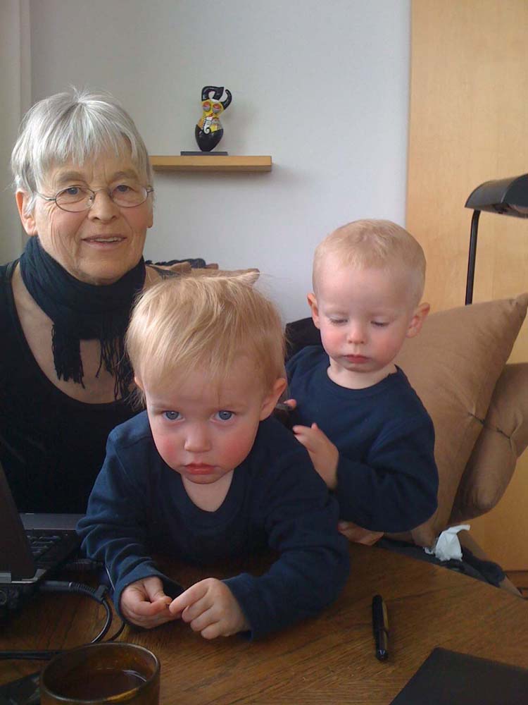 20100504_1017_helga_mit_beiden_IMG_1434