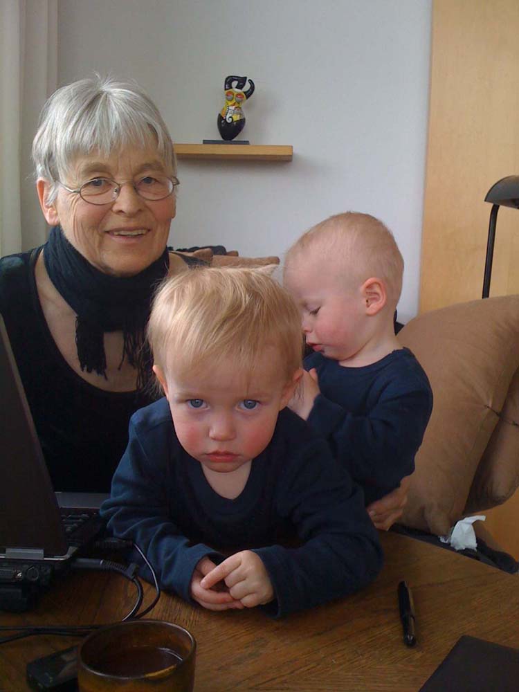 20100504_1017_helga_mit_beiden_IMG_1437