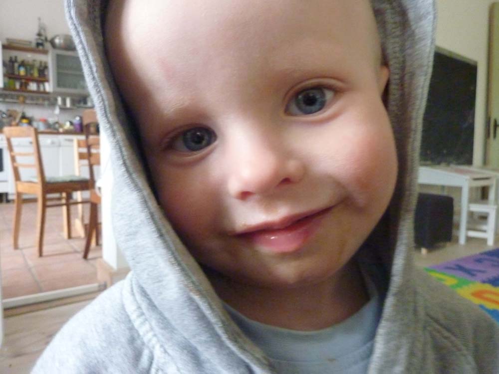 20100515_1512_jonas_nach_dem_eisschlecken_P1030533