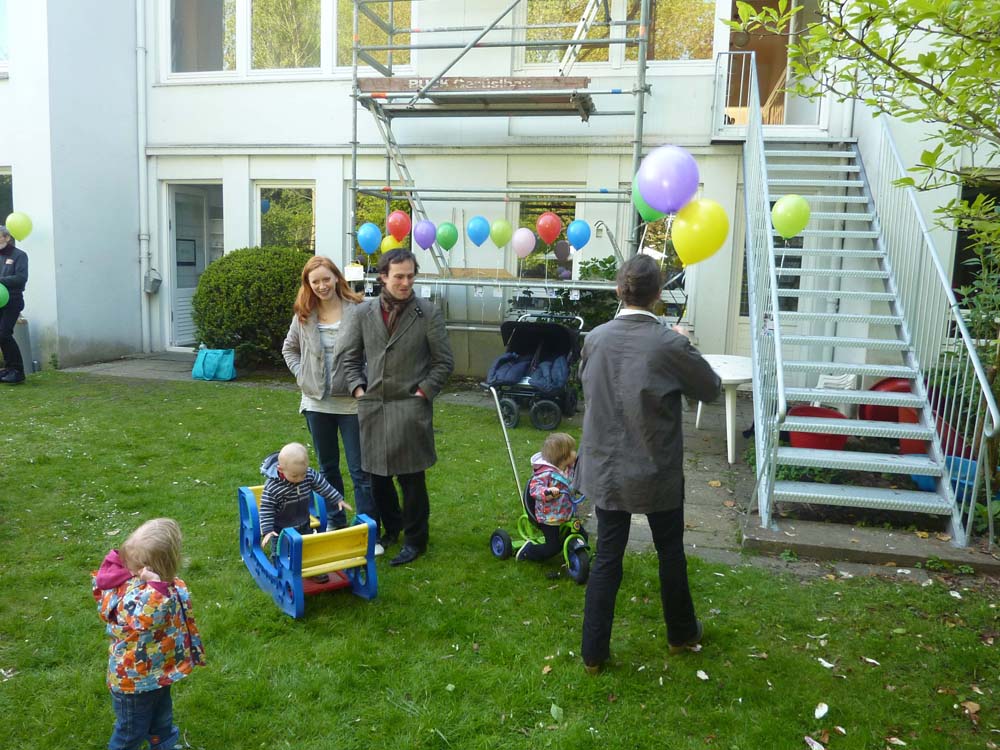 20100516_1617_ballonaktion_beim_zwillingsfest_P1030693