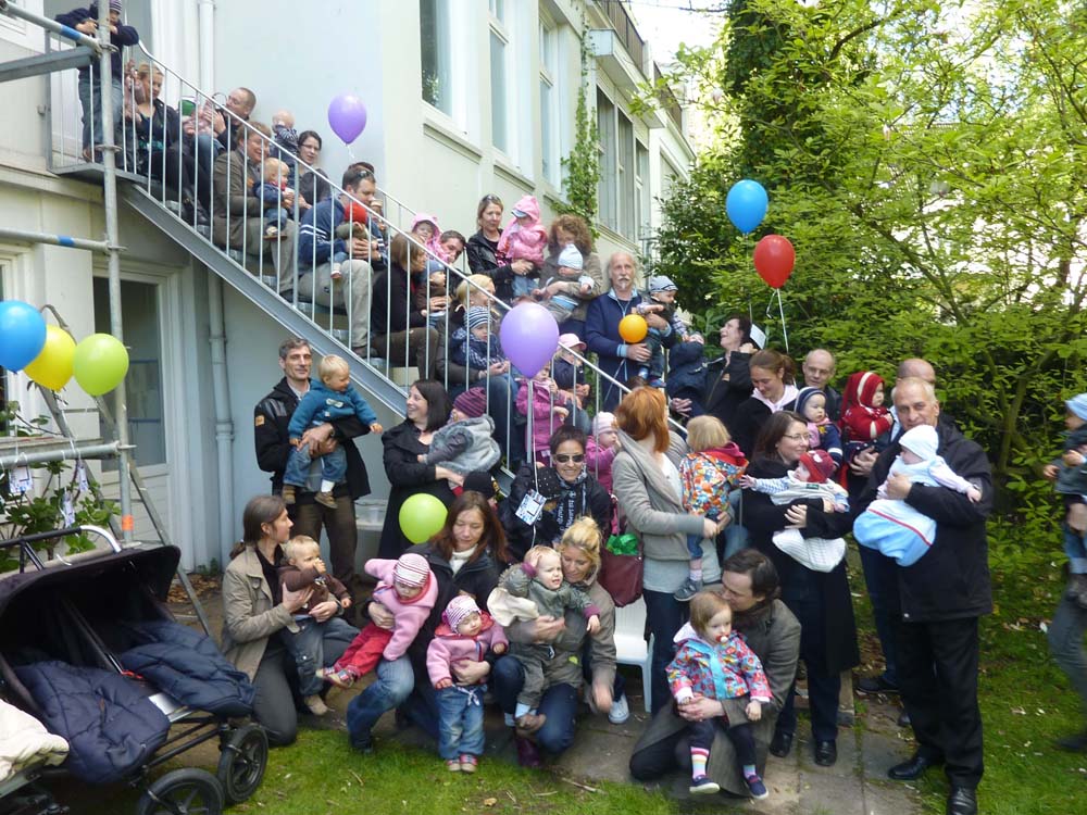 20100516_1648_gruppenfoto_mit_ca_20_zwillingsfamilien_P1030729