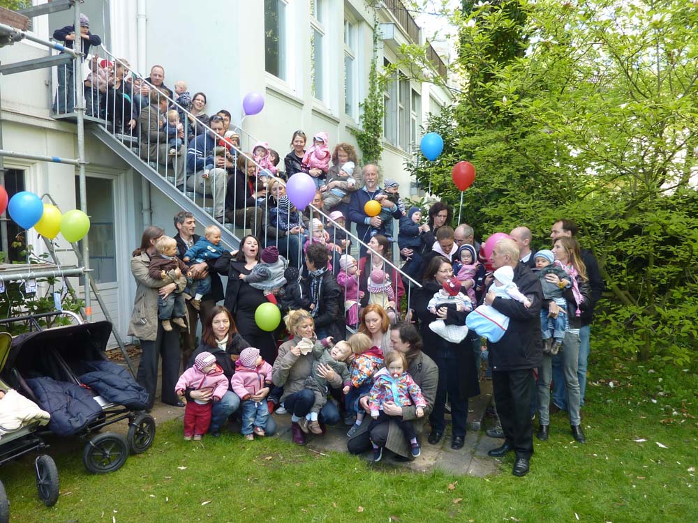 20100516_1648_gruppenfoto_mit_ca_20_zwillingsfamilien_P1030730