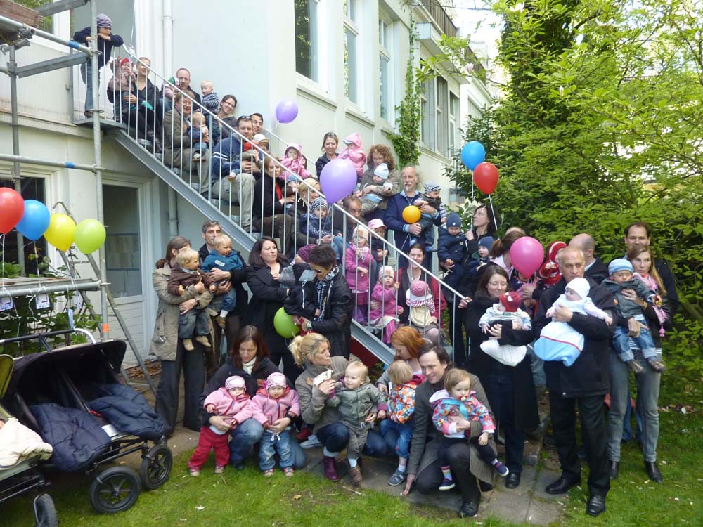 20100516_1648_gruppenfoto_mit_ca_20_zwillingsfamilien_P1030731