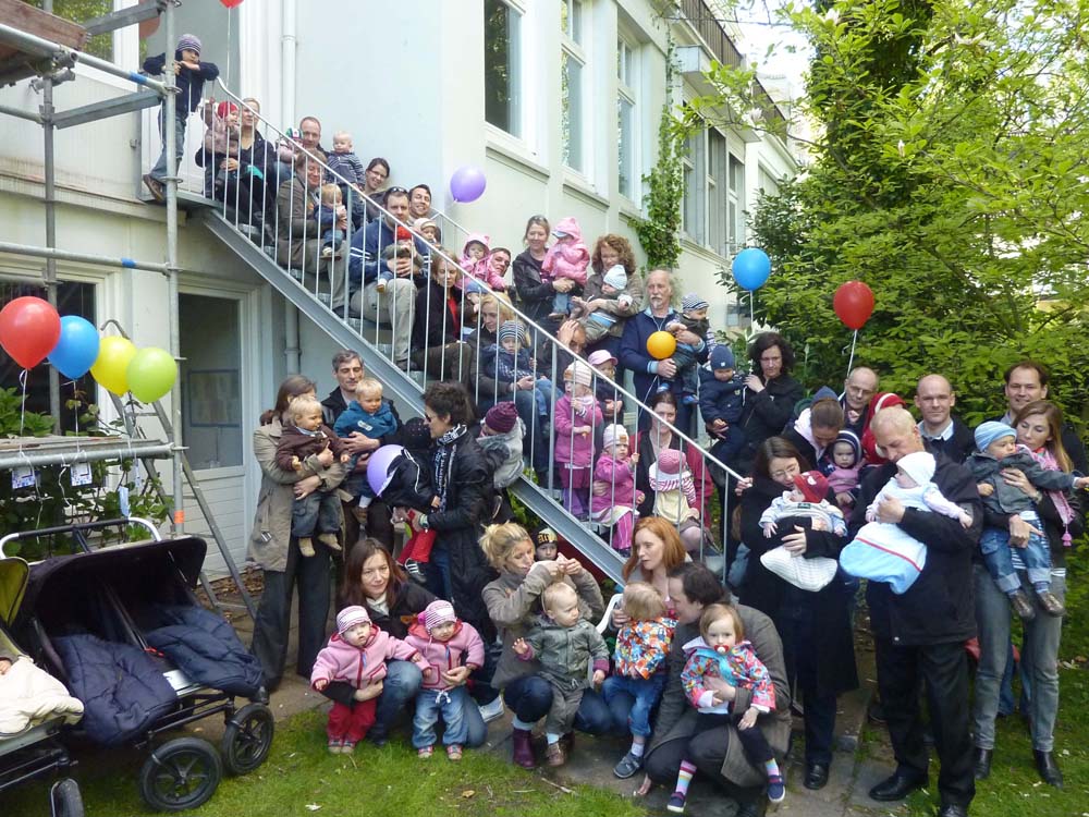 20100516_1648_gruppenfoto_mit_ca_20_zwillingsfamilien_P1030732