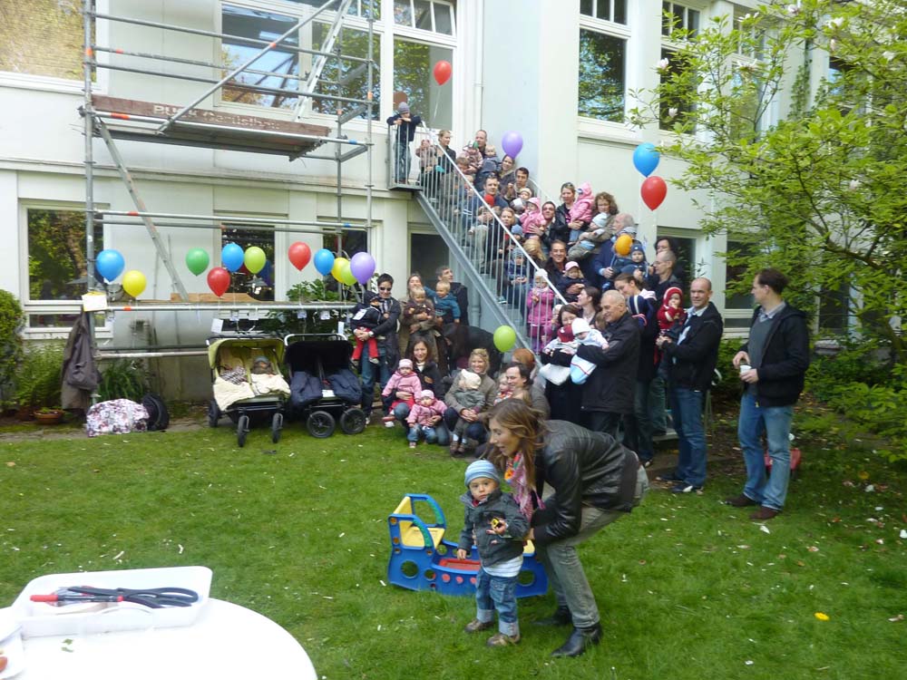 20100516_1649_gruppenfoto_mit_ca_20_zwillingsfamilien_P1030737