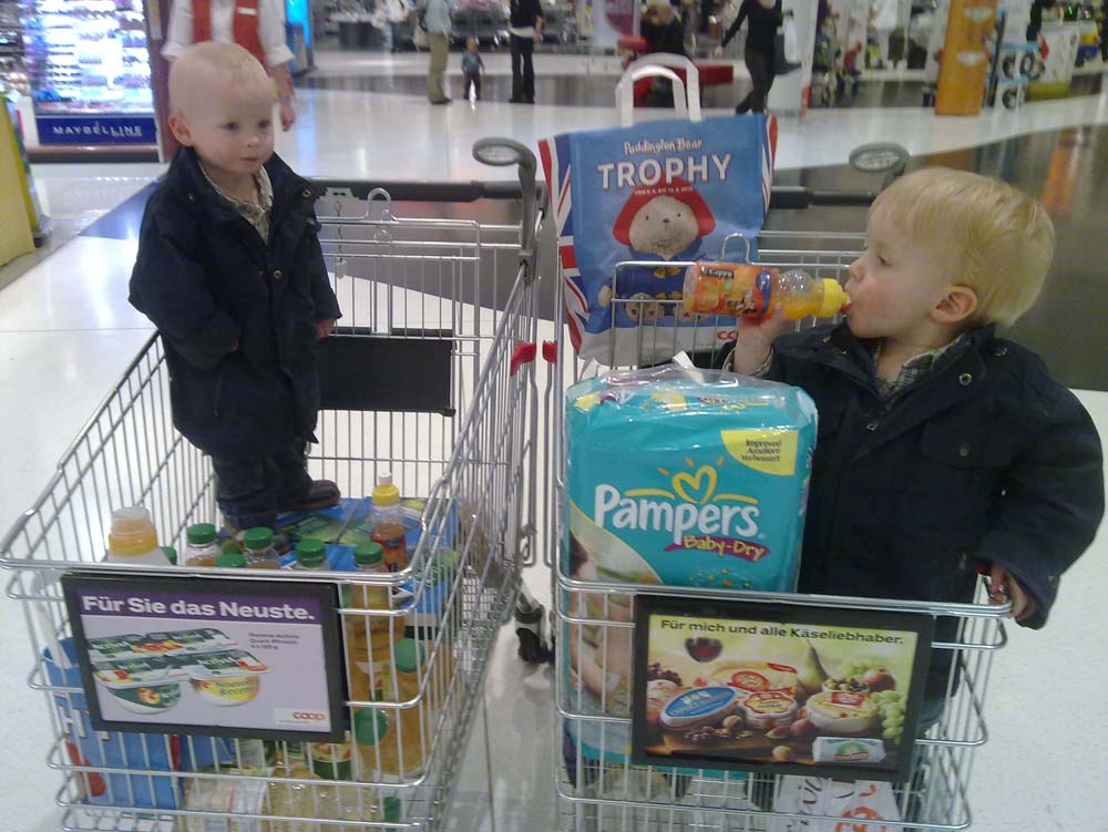 20100521_1554_jj_beim_einkaufen_21052010519