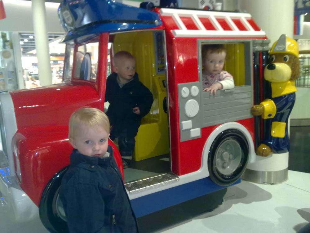 20100521_1643_jj_mit_thomas_auf_uta_warten_21052010521