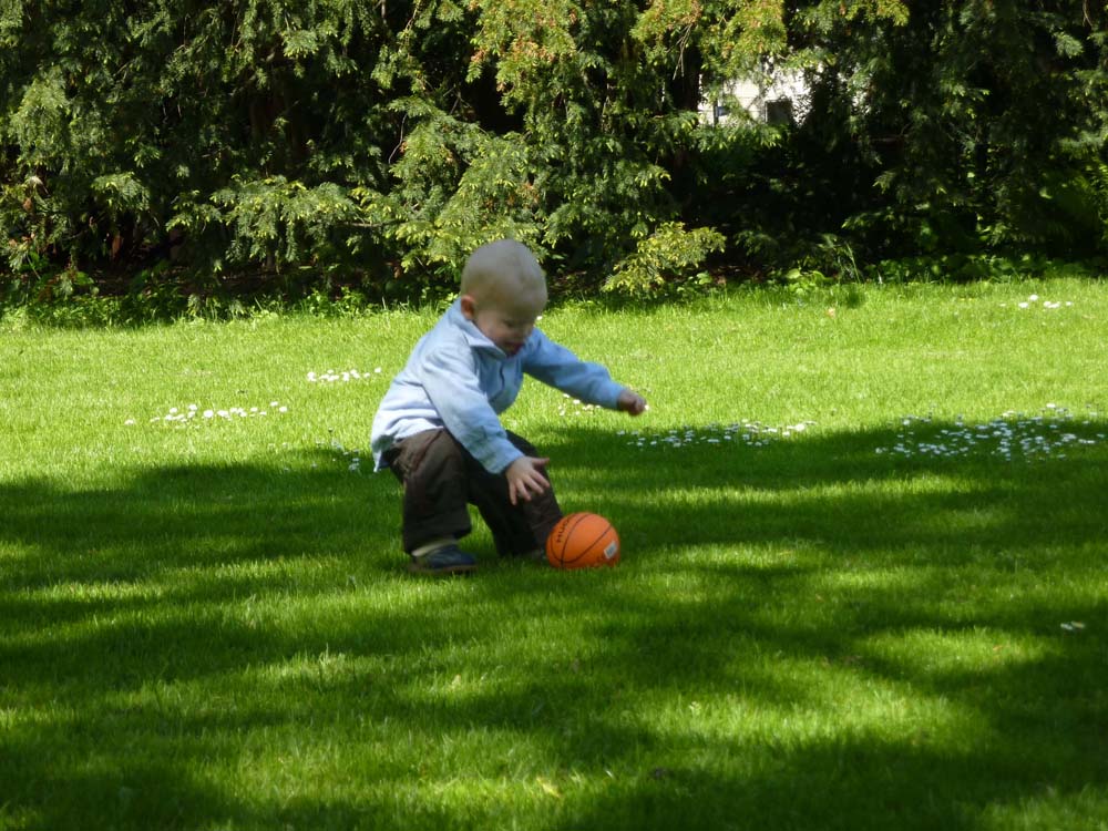 20100523_1135_jonas_am_ball_P1030790