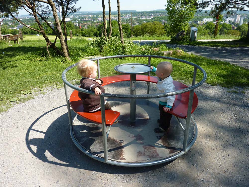 20100525_1102_jj_auf_dem_karussel_P1030873