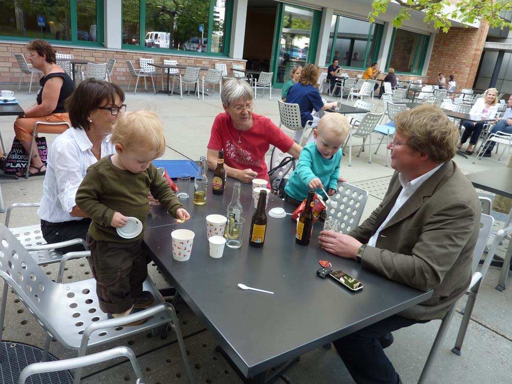 20100525_1811_jakob_esther_brigitte_jonas_und_thomas_P1030883