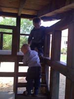 20100502_0921_jj_im_spielhaus_Foto2