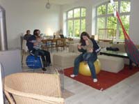 20100508_1506_wiebke_und_karina_mit_jj_auf_den_baellen_P1030424