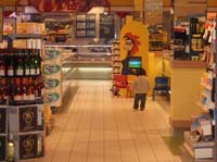 20100508_1641_jonas_beim_einkaufs-tv_P1030425