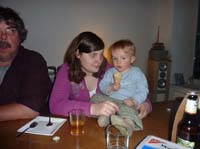 20100515_2008_wiebke_mit_dem_eisessenden_jakob_P1030555