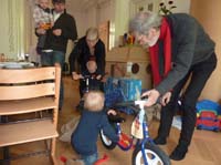 20100516_1202_jaron_klaus_helga_jonas_jakob_und_uwe_mit_den_neuen_laufraedern_P1030622