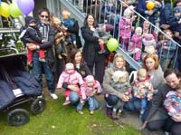 20100516_1648_gruppenfoto_mit_ca_20_zwillingsfamilien_P1030735