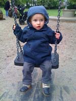 20100518_1707_jakob_auf_der_schaukel_foto44