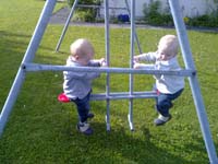 20100521_1819_jj_auf_der_schaukel_21052010522