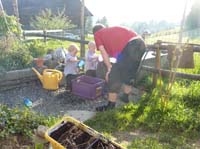 20100523_1928_jj_beim_wasserspielen_mit_rafael_P1030819