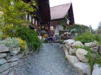 20100523_2058_jakob_im_vorderrgaertchen_von_brigitte_und_hansruedi_P1030846