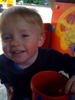 20100527_1421_jakob_auf_dem_spielplatz_foto49