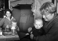 Familienbild im Cafe