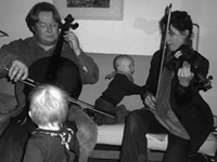 20100116_1835_die_familie_am_musizieren_P1010715