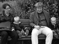 20100815_1605_uta_jakob_thomas_jonas_und_rosmarie_im_irchelpark_P1010073